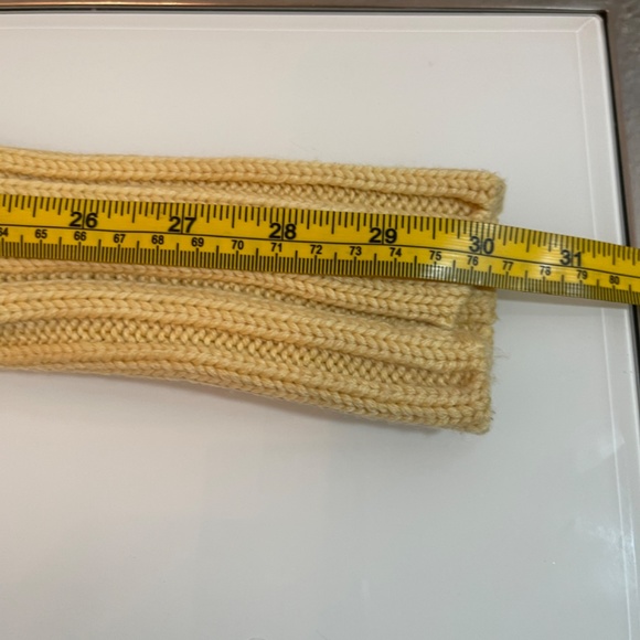 NWOT  BANANA REPUBLIC EXTRA FINE ITALIAN MERINO WOOL V-NECK SWEATER - Picture 5 of 12